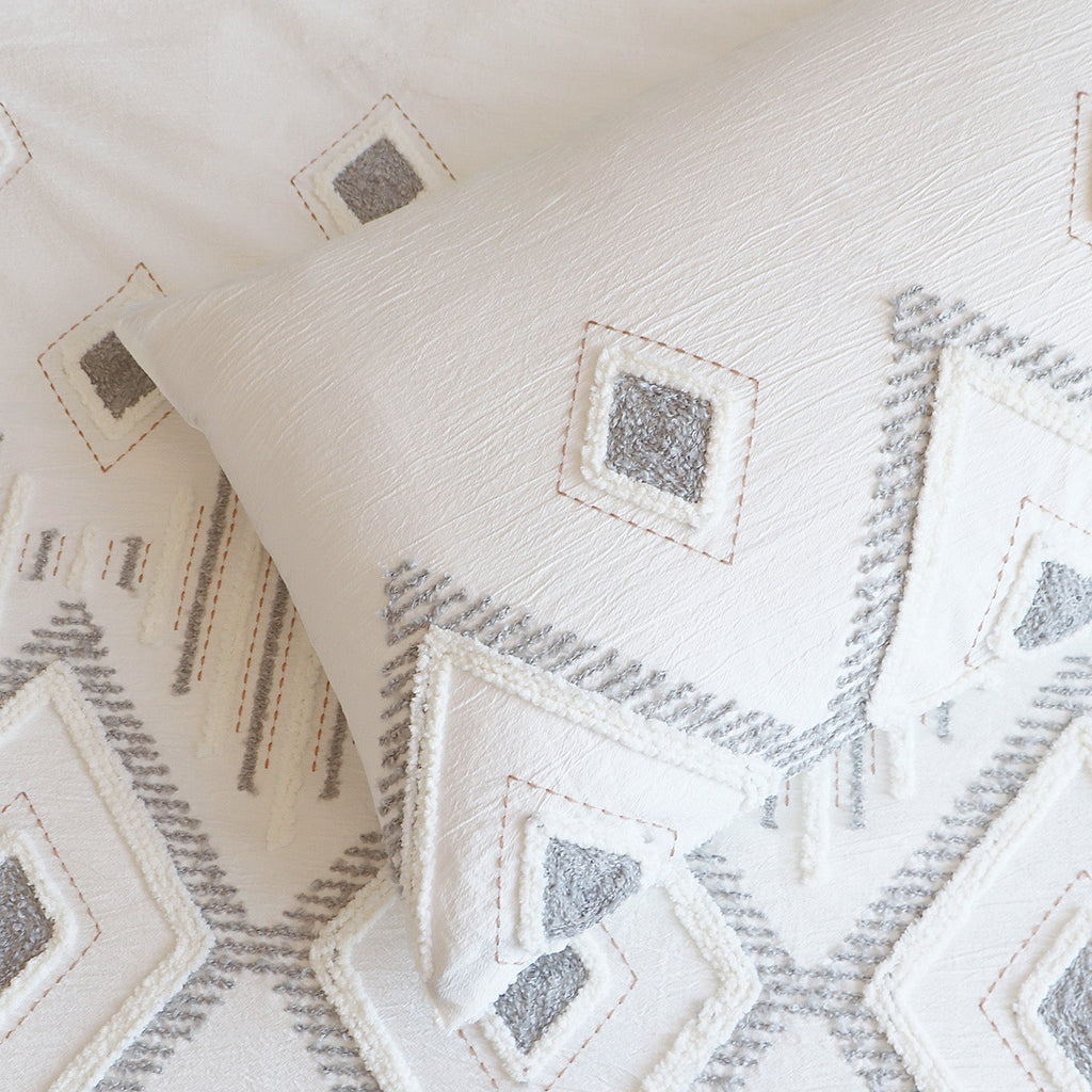 Stone Washed Tufted Quilt Cover Set