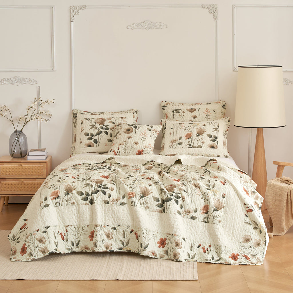 Meadow Rose Cottage Quilt Set